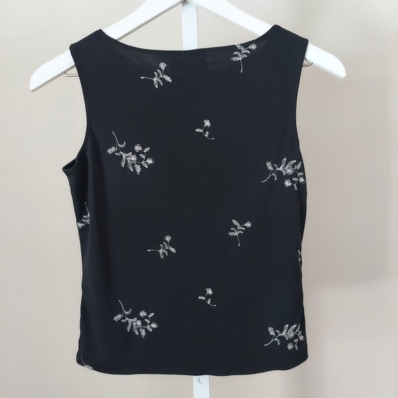 Ann Taylor Petites Black Sleeveless Shell Top Floral Embroidery XSP Boat Neck - Picture 3 of 6